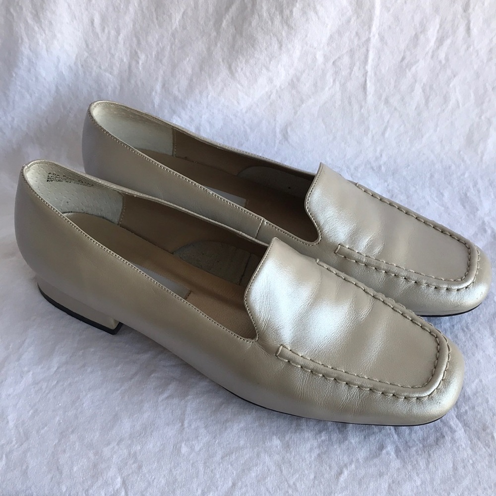 Bellini square toe Ada tan metallic loafers, size 9W